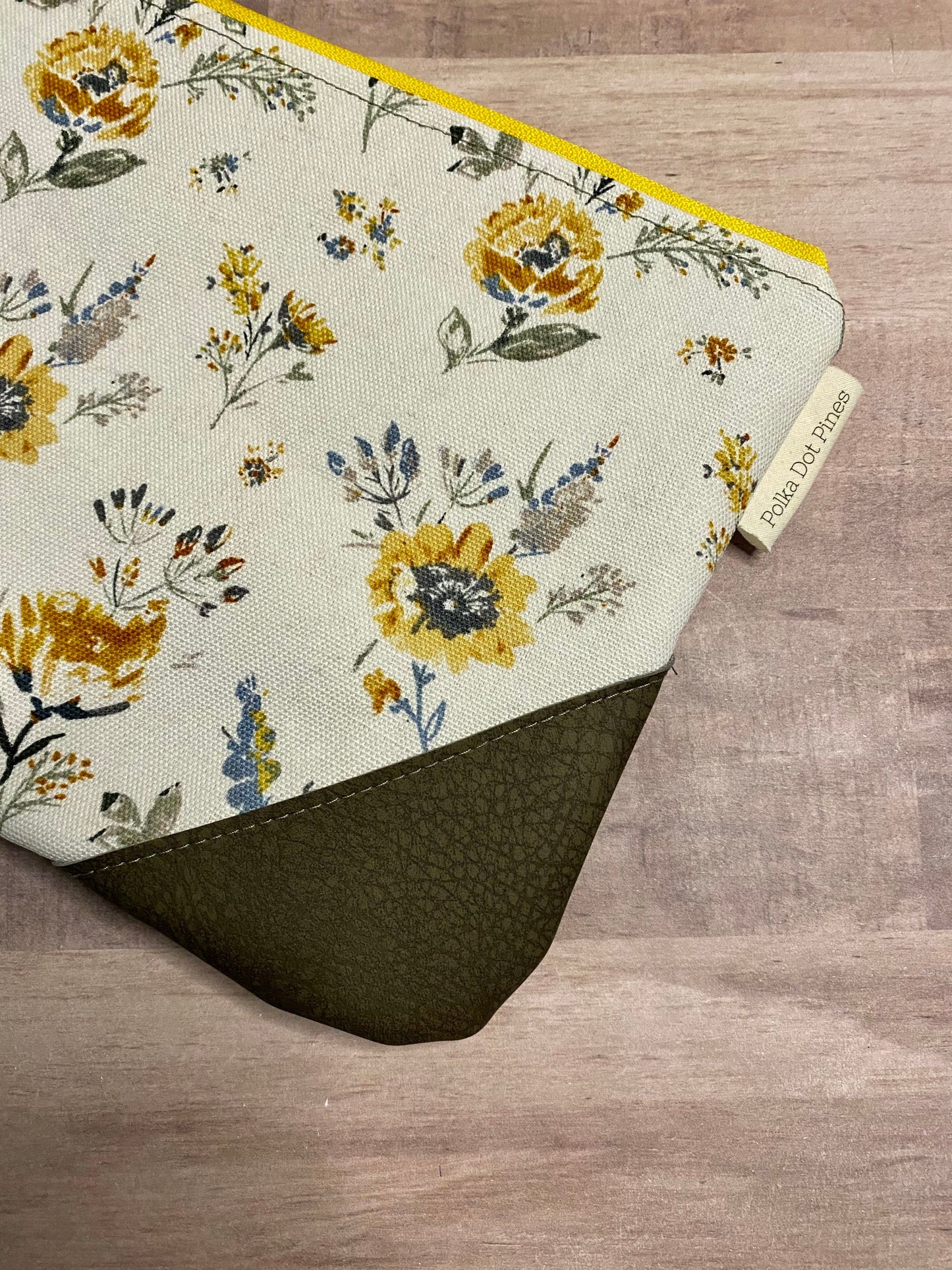Dainty Flowers Wristlet