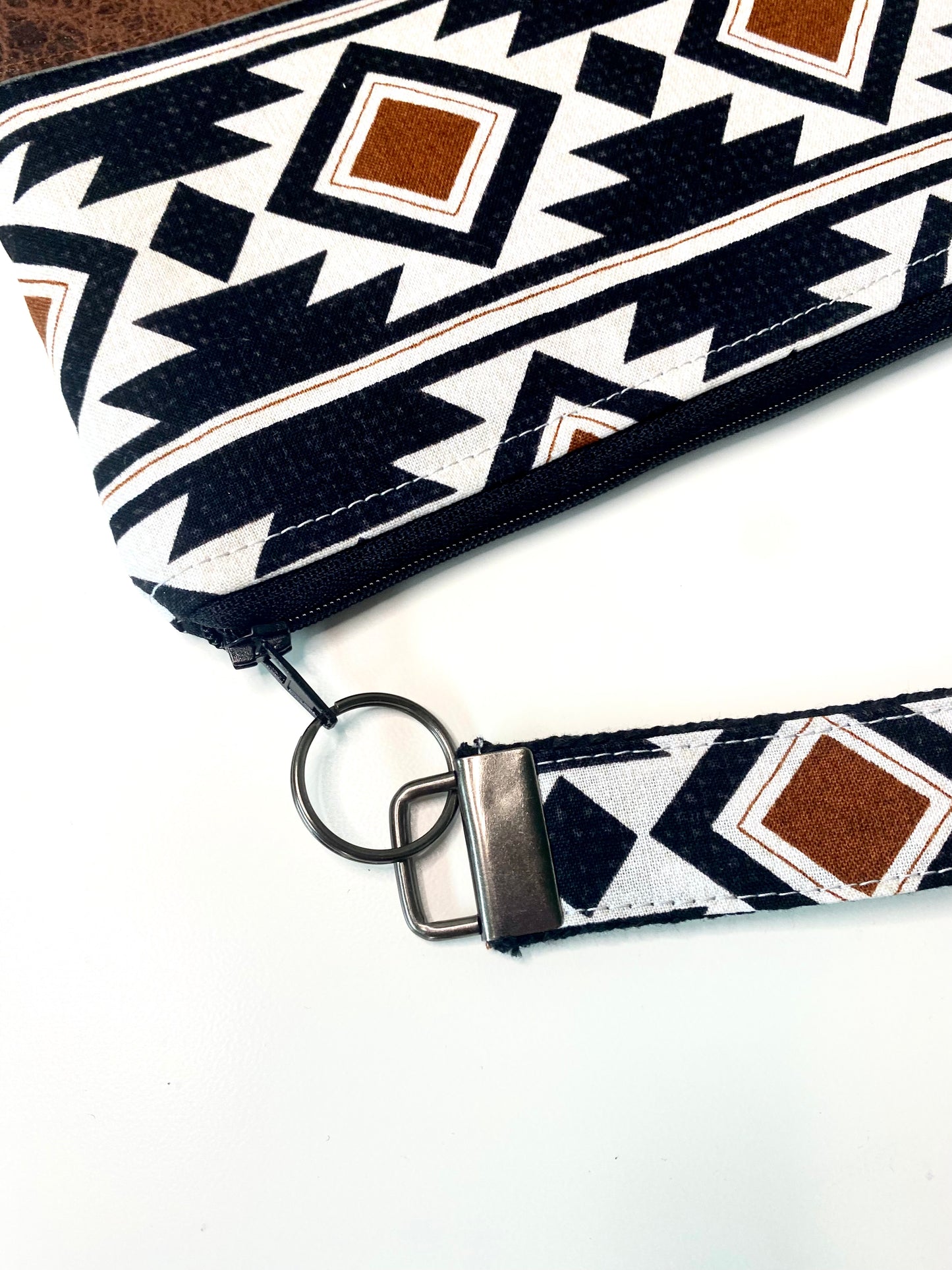 Black Geometric Wristlet