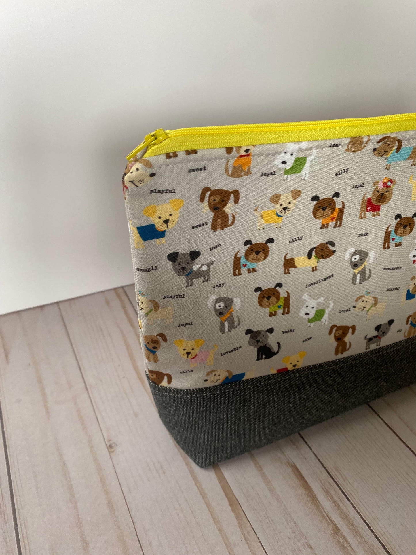 Puppy Large Zippered Bag